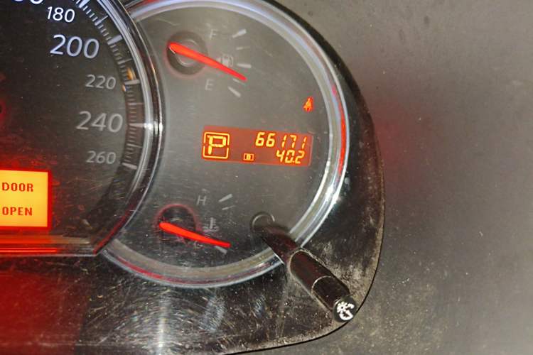 Used Nissan Teana 2008 2.5L XL Leading Edition Odometer Close Up