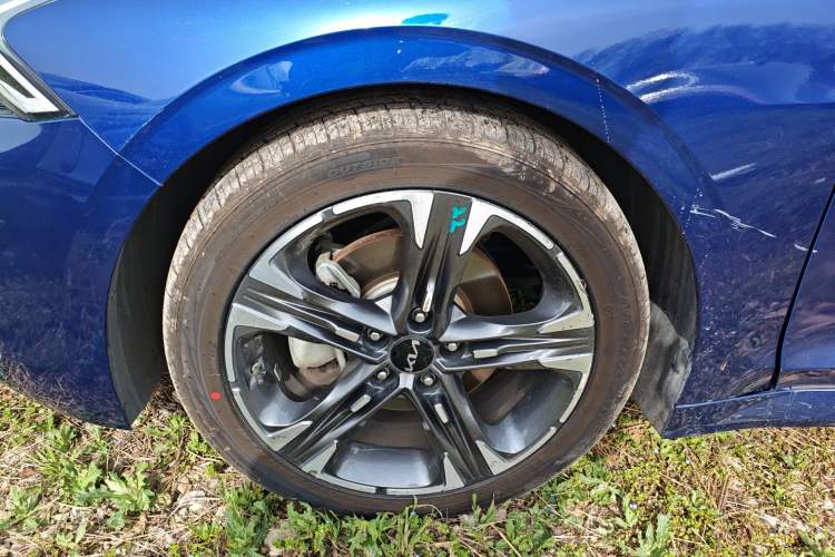 Used Kia K5 2020 270T CVVD Luxury Tech Edition Left Front Wheel Hub