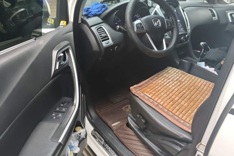 Used JMC Yusheng S350 2013 2.4T Manual 4x4 Diesel Luxury 7-Seater