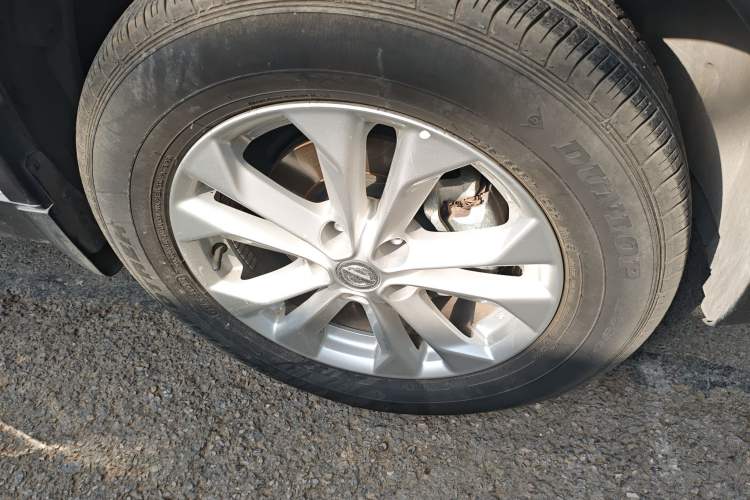 Used Nissan X-Trail 2015 2.0L CVT Comfort MAX Edition 2WD Right Front Wheel Hub