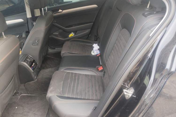 Used Volkswagen Magotan 2021 330TSI DSG 30th Anniversary Edition Interior 4