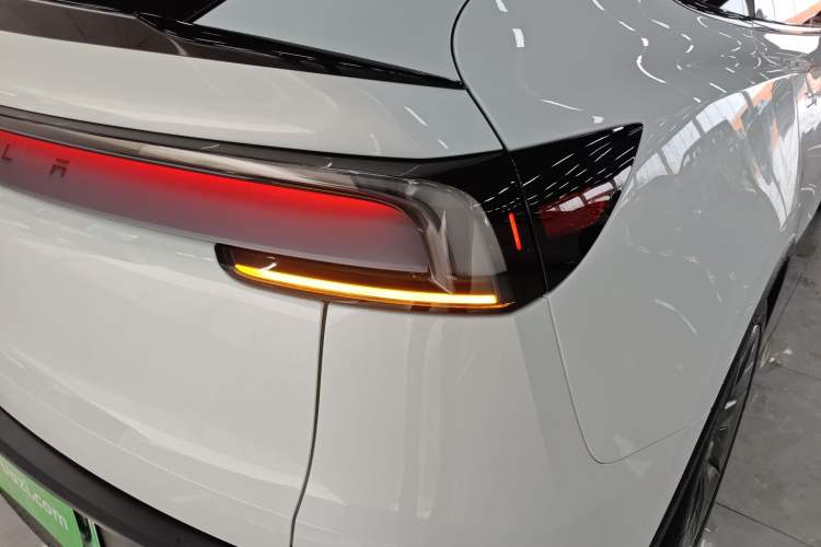 Used Tesla Model Y L 2025 Model Long-Range All-Wheel-Drive Version