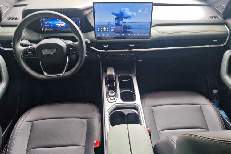 Used Geely Auto Haoyue L 2024 2.0T DCT Prestige Version Center Console