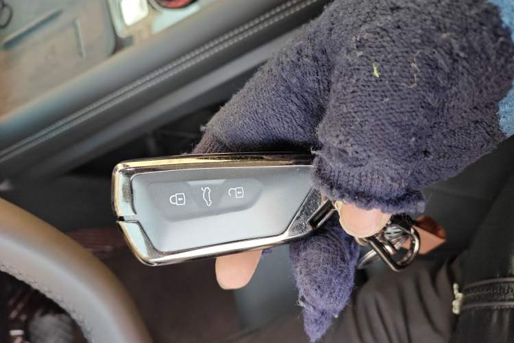 Used Volkswagen Teramont 2025 Tiguan Pro 450TSI 4Motion Crosswind Edition