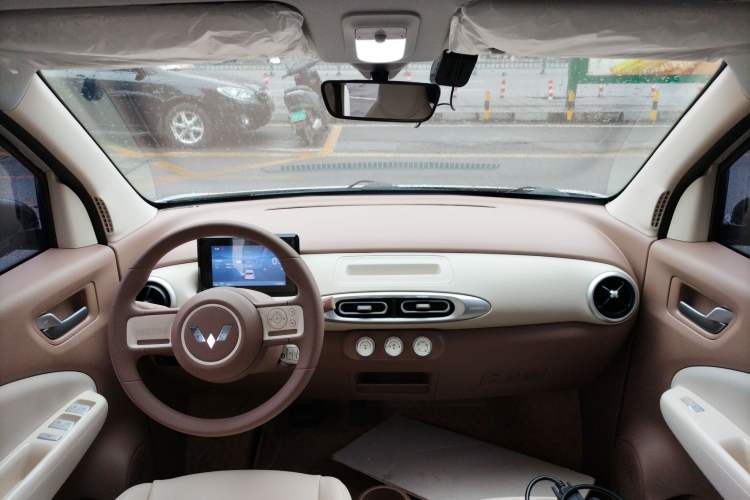 Used Wuling Hongguang MINIEV 2025 Four-Door Version Advanced Edition
