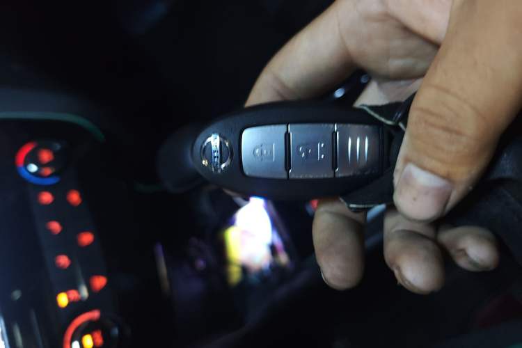 Used Nissan Qashqai 2017 2.0L CVT Luxury Edition China VI Standard Vehicle Key