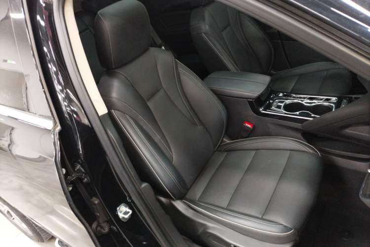 Used Buick Envision 2023 Encore Plus 652T Five-Seat Luxury Model Right Front Seat