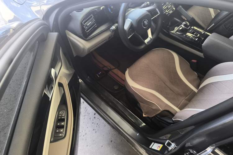 Used BYD Qin PLUS 2023 Champion Edition DM-i 55KM Leading Model Driver Seat