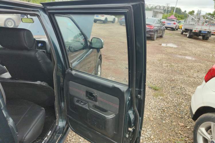 Used Isuzu Pickup 2015 2.8T Two-Wheel Drive 4JB1CT
