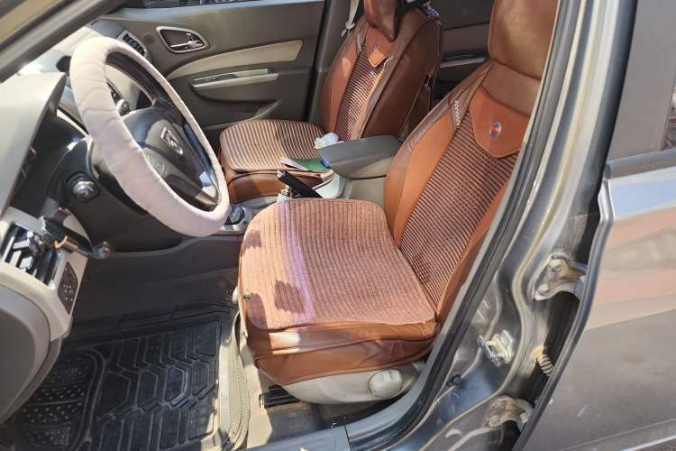 Used Baojun 630 2011 1.5L manual Comfort trim level