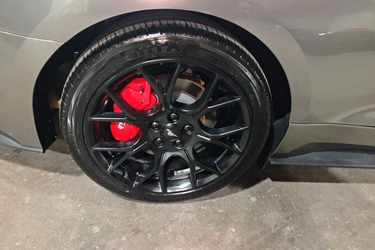 Used Ford Mustang 2018 2.3L EcoBoost Right Rear Wheel Hub