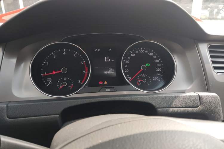 Used Volkswagen Golf 2015 1.6L Automatic Fashion Model
