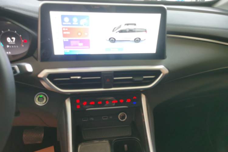 Used SAIC MAXUS G50 2023 PLUS 1.5T Happiness-Recommended Automatic Cruise Version Audio And AC Panel