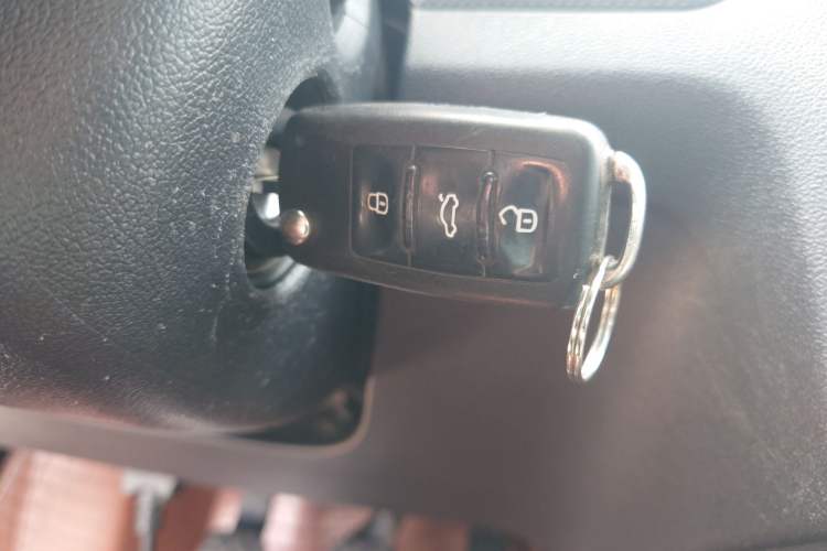 Used Volkswagen Jetta 2017 1.4L Manual Fashion Edition Vehicle Key