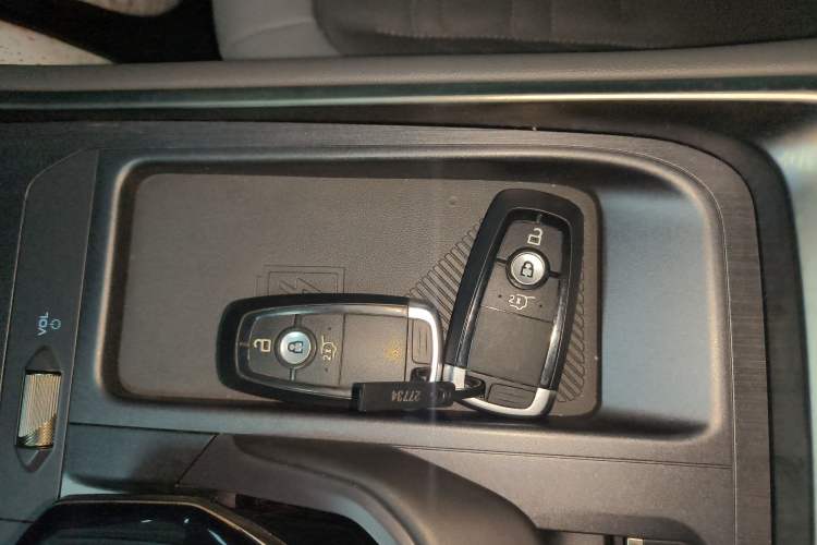 Used Ford Edge 2023 Ford Explorer L 2.0T EcoBoost Four-Wheel Drive 7-Seater Supreme Model Vehicle Key