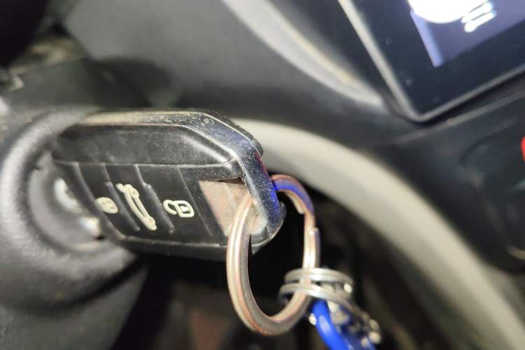 Used Dongfeng Aeolus L60 2015 1.8L Manual New Enjoyment Version
