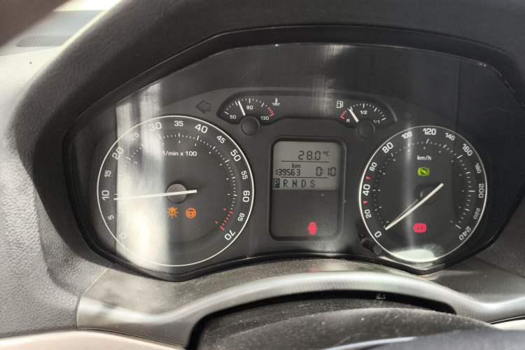 Used Skoda Octavia 2007 1.6L Automatic Elegance Edition Odometer Close Up