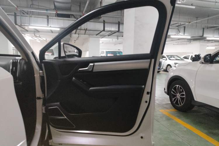 Used BYD Tang 2018 2.0T Automatic SmartConnect Prestige 7-Seater China V Standard