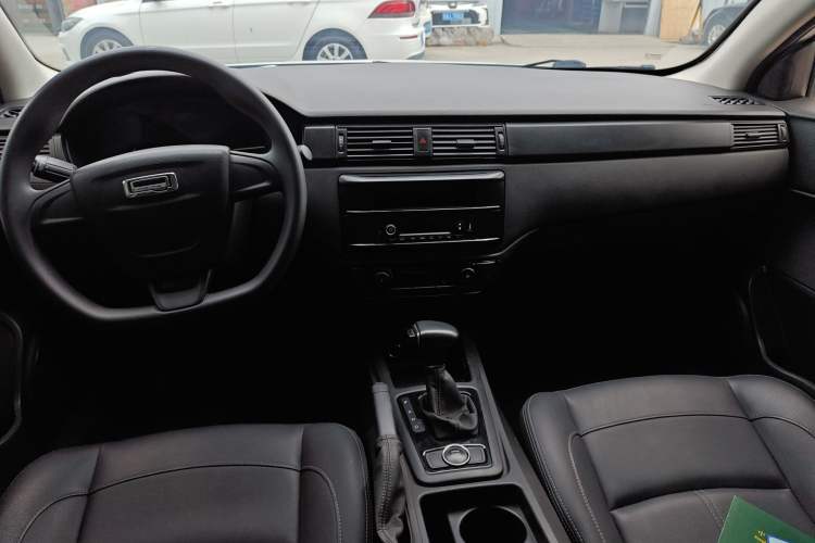 Used Qoros 3 2018 Sedan 1.6L Automatic Leading Model