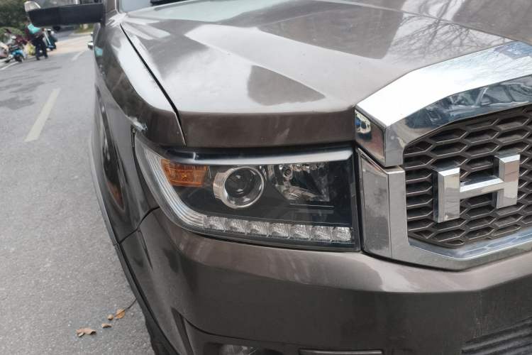 Used Huanghai N3 2017 2.4T Automatic Two-Wheel Drive Supreme Edition 4K22D4T
