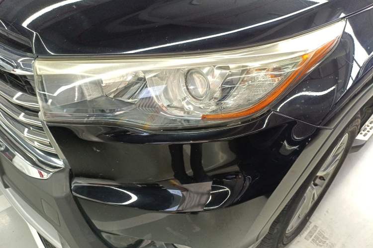 Used Toyota Highlander 2015 2.0T Two-Wheel Drive Elite Edition 7 Seats