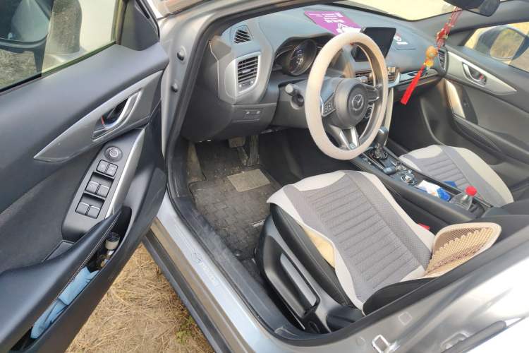 Used Mazda CX-4 2018 2.0L Automatic Two-Wheel Drive Blue Sky Dynamic Version China V Standard Driver Seat