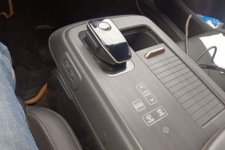 Used Nissan ARIYA 2022 Two-Wheel Drive Long Range Top-Tier Version