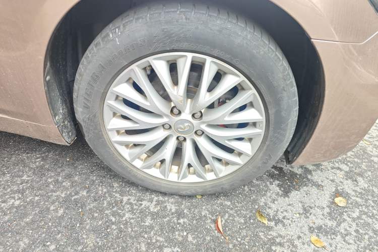 Used Infiniti Q70 2015 Q70L 2.5L Elite Edition Right Front Wheel Hub