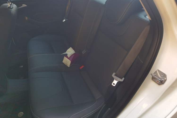 Used Ford Focus 2012 Sedan 1.6L Automatic Fashion Edition