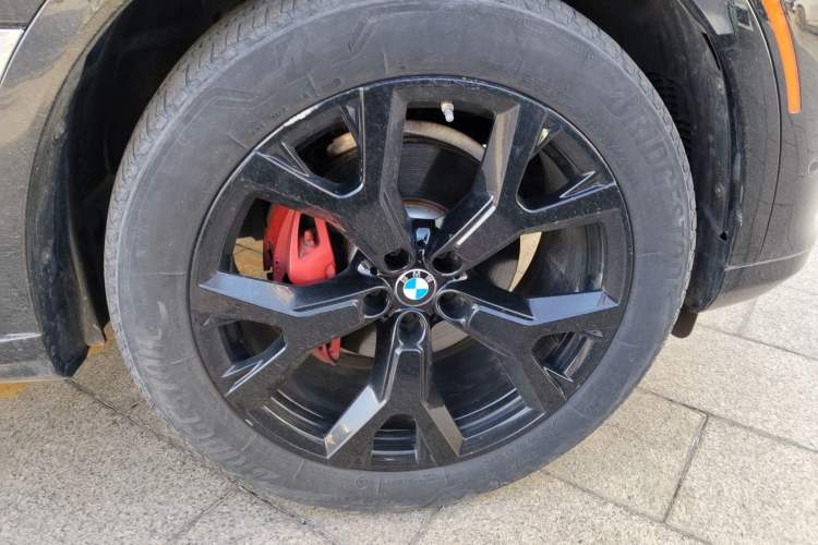 Used BMW X7  Right Front Wheel Hub