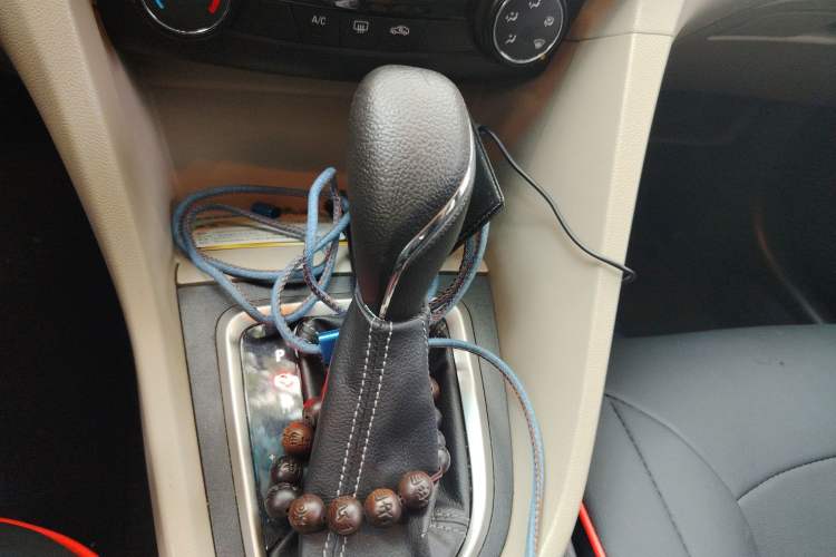 Used Buick GT 2016 15N Automatic Elite Edition Gear Lever