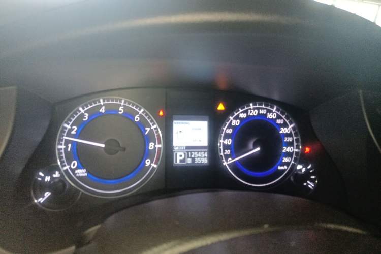 Used Infiniti QX50 2013 2.5L Two-Wheel-Drive Elegant Edition