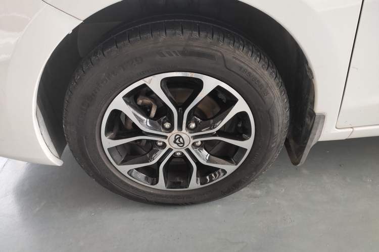 Used CHANGAN KAICHENG Oushang A600 2016 1.5L Manual Luxury 6-Seater Exterior 4