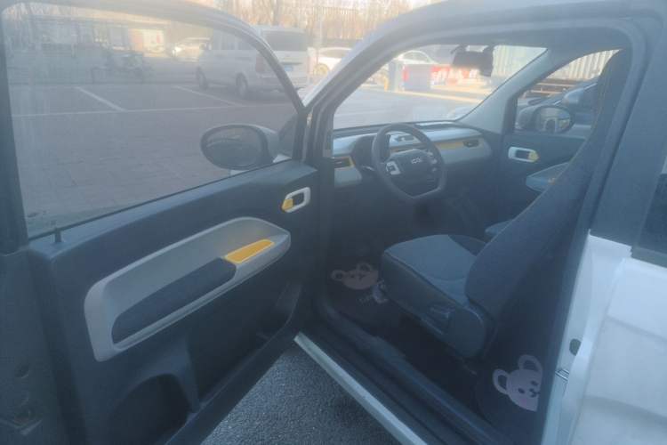 Used Chery QQ Ice Cream 2022 170km Sundae Phosphate Lithium-Ion
