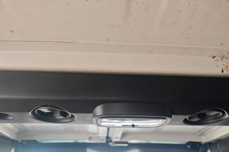 Used BAIC Off-Road BJ40 2016 40L 2.0T Manual Two-Wheel Drive Luxury Edition
