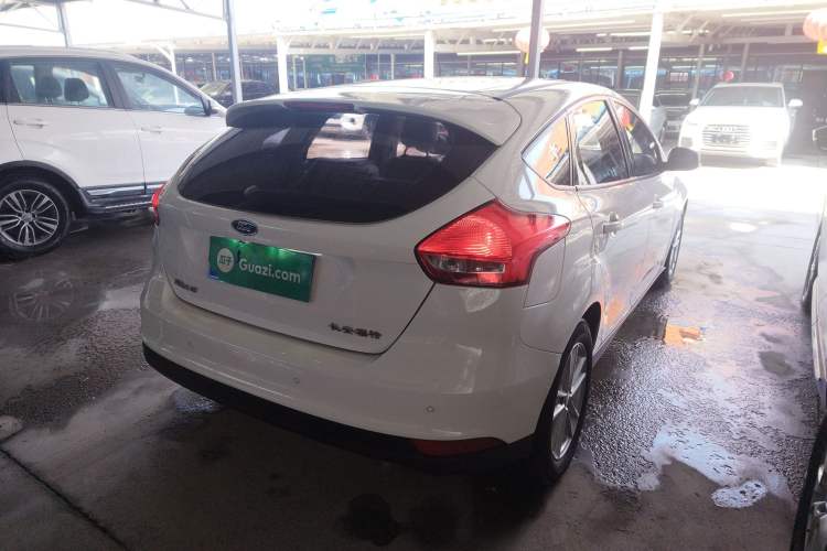 Used Ford Focus 2015 Hatchback 1.6L Automatic Fashion Edition Rear Right 45 Deg