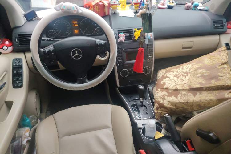 Used Mercedes-Benz A-Class 2011 A 160 Center Console