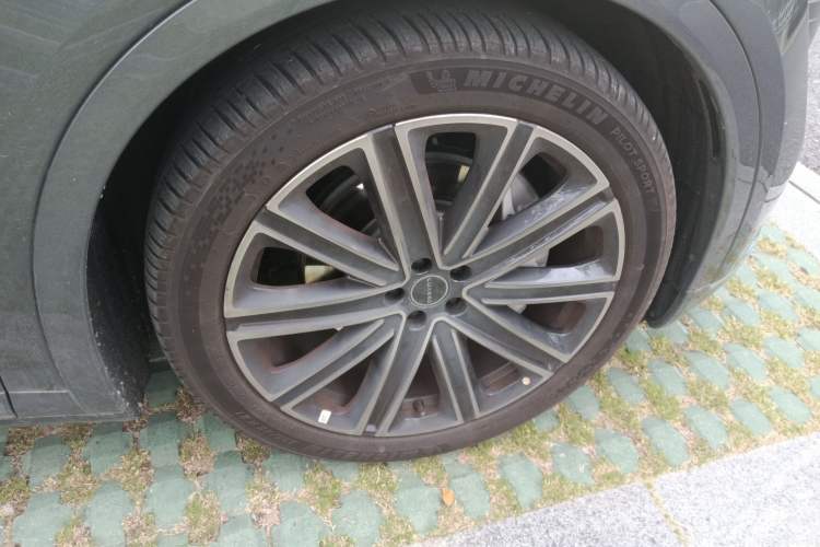 Used Hima Luxeed R7 2025 Range-Extended Version 360 km Max
