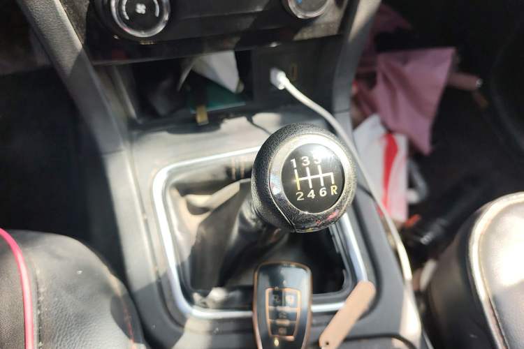 Used BAIC Weiwang M50F 2017 1.3T Standard Model Gear Lever