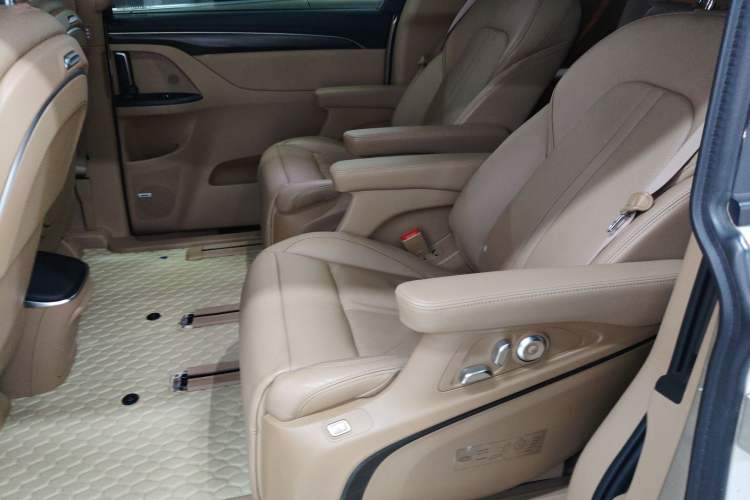 Used Buick GL8 2021 ES Land Cruiser 653T Flagship Model
