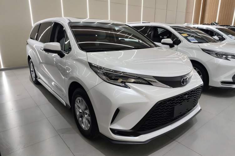 Used Toyota Granvia 2024 2.5L Hybrid Comfort Edition