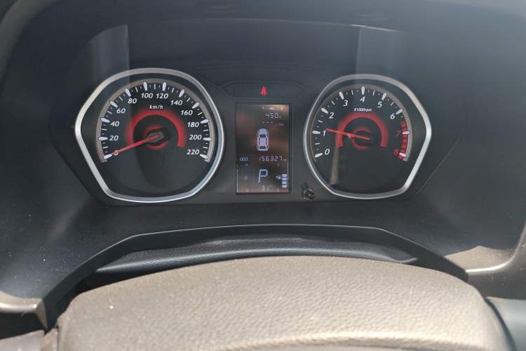 Used Soueast DX3 2016 1.5T CVT Prestige Edition Odometer Close Up