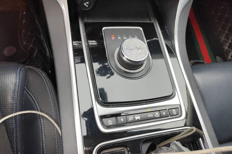 Used Jaguar XE 2018 2.0T 250 PS Two-Wheel-Drive R-Sport Sport Edition