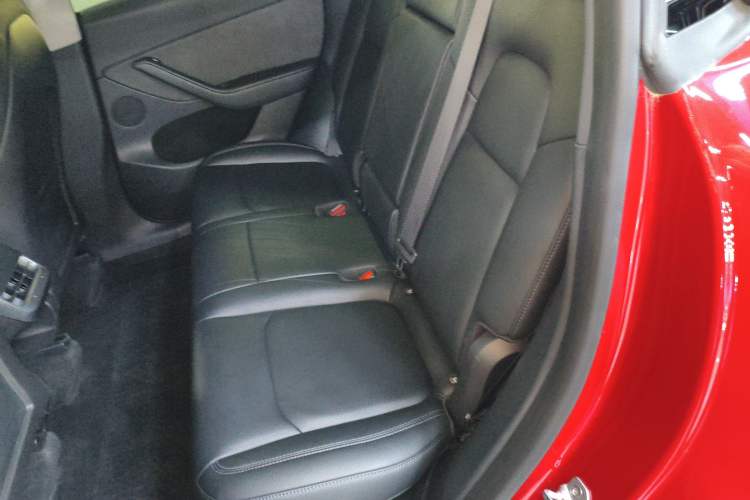 Used Tesla Model Y 2022 Long-Range All-Wheel-Drive Version