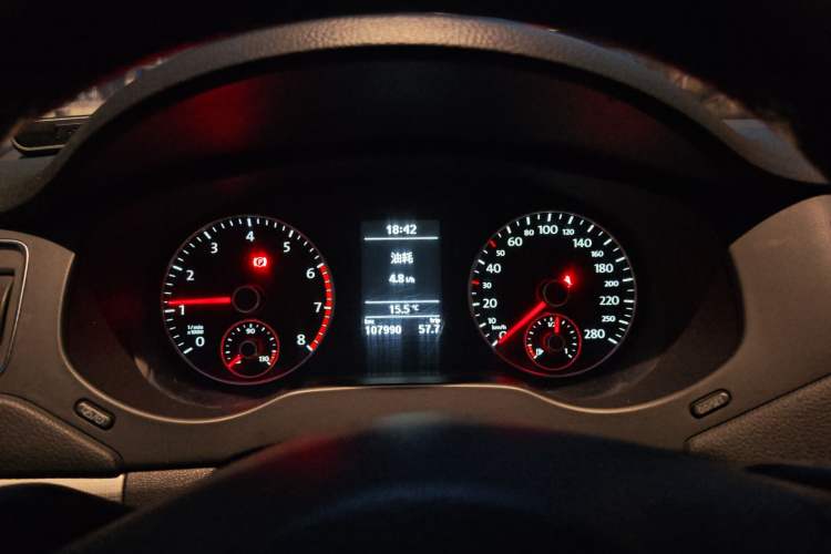 Used Volkswagen Sagitar 2012 1.4TSI Manual Luxury Model Instrument Cluster