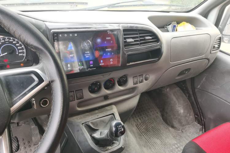 Used JMC Transit 2019 2.8T Commercial Version Long Wheelbase Mid-Roof 6-Seater Rear Single Tire China VI Emission Standard – JX493