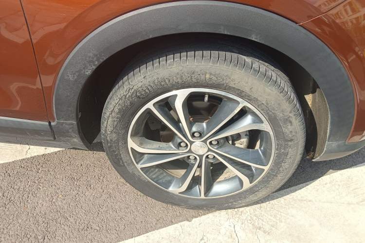 Used Buick Encore GX 2020 20T CVT Two-Wheel Drive Flagship Version Right Front Wheel Hub