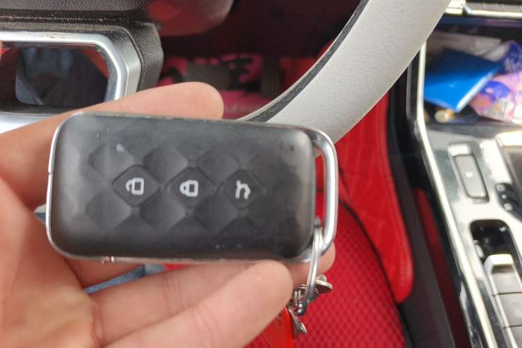 Used Wuling Asta 2022 2.0L DHT Electric-Speed Version
