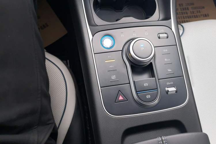 Used BYD Destroyer 05 2024 HONOR Edition DM-i 55KM Luxury Model Gear Lever