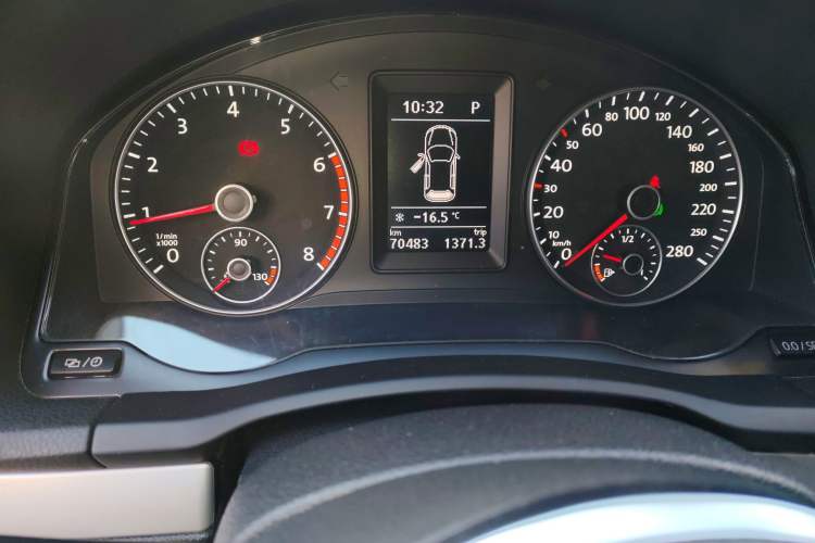 Used Volkswagen Scirocco 2014 1.4 TSI Competition Edition Odometer Close Up